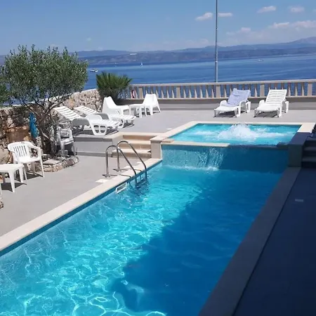 Apartman Mit Beheiztem Aussenpool By Interhome *