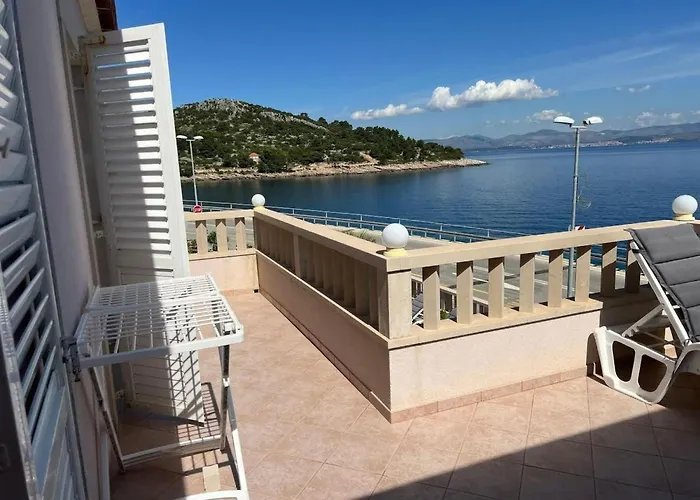 Mit Beheiztem Aussenpool By Interhome Rogač