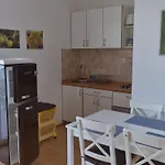 Mit Beheiztem Aussenpool By Interhome Apartamento