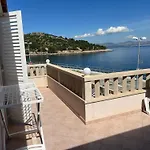 Mit Beheiztem Aussenpool By Interhome Rogač